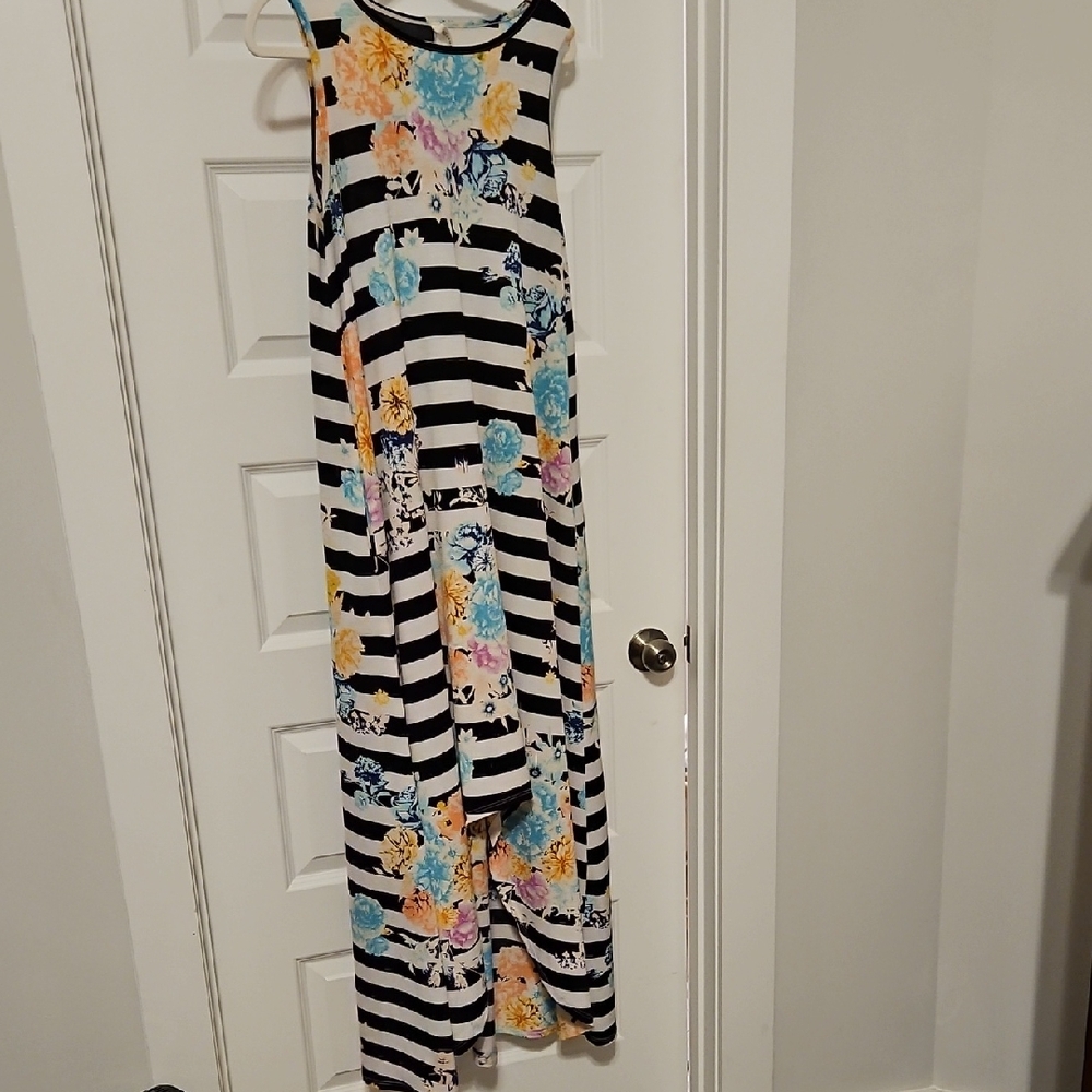BELLAMI Blue/Yellow/Black Patterned Fabric $4.99 SHIPPING.  SIZE 12